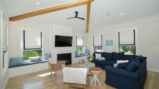 307 62ND STREET, Holmes Beach, FL 34217