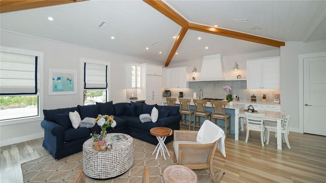 307 62ND STREET, Holmes Beach, FL 34217