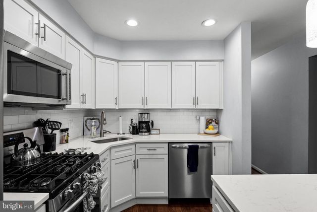 7 CORKERY LN, Medford, NJ 08055