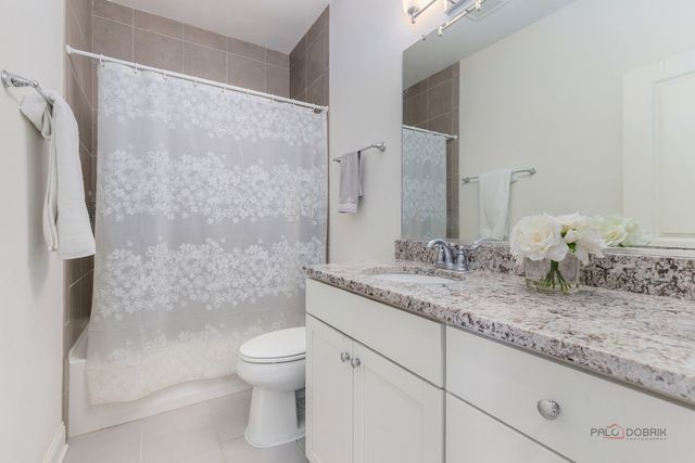 1442 Somerset Place, Barrington, IL 60010