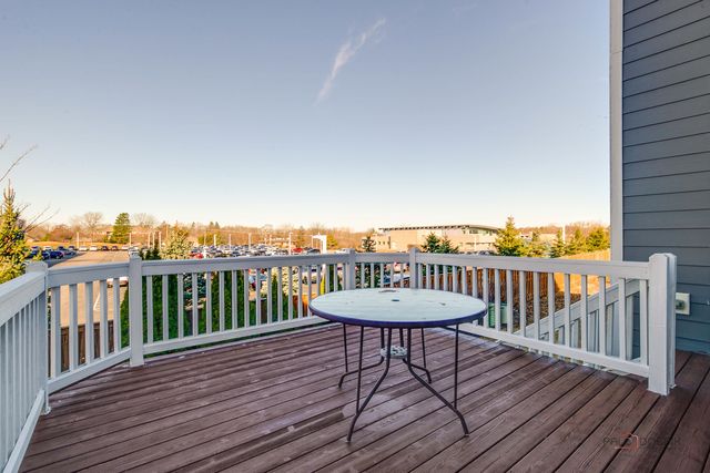 1442 Somerset Place, Barrington, IL 60010