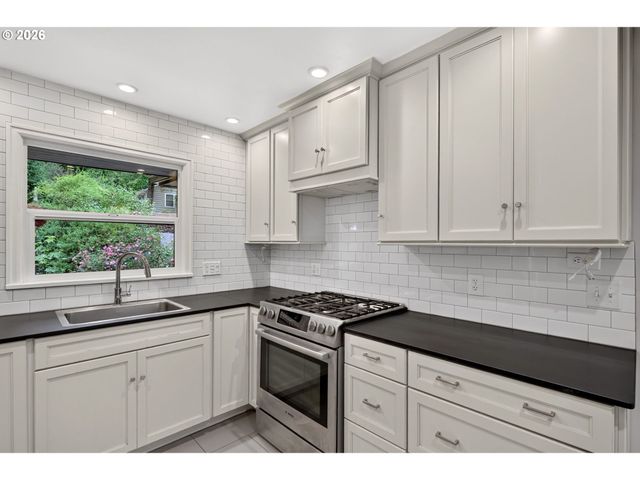 4842 Sw ELM Ln, Portland, OR 97221