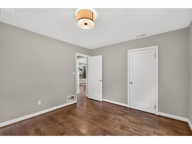 4842 Sw ELM Ln, Portland, OR 97221
