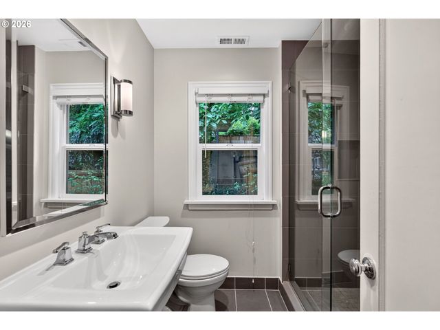 4842 Sw ELM Ln, Portland, OR 97221