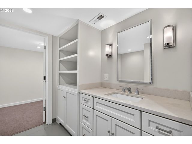 4842 Sw ELM Ln, Portland, OR 97221
