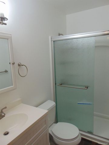 26436 COUZENS Avenue, Madison Heights, MI 48071