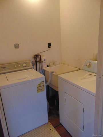 26436 COUZENS Avenue, Madison Heights, MI 48071