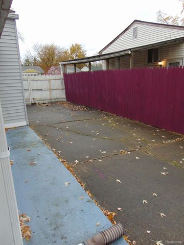 26436 COUZENS Avenue, Madison Heights, MI 48071