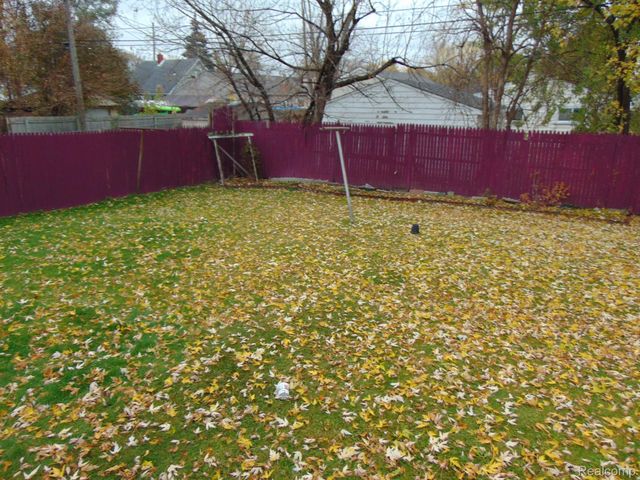 26436 COUZENS Avenue, Madison Heights, MI 48071