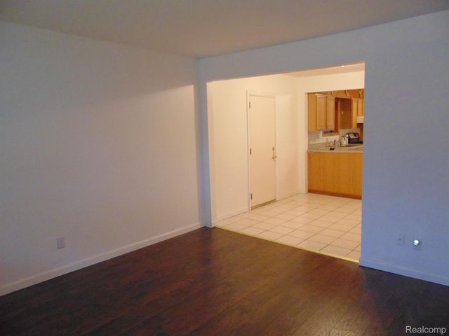 26436 COUZENS Avenue, Madison Heights, MI 48071