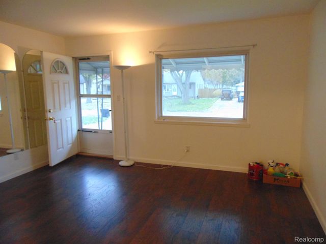 26436 COUZENS Avenue, Madison Heights, MI 48071