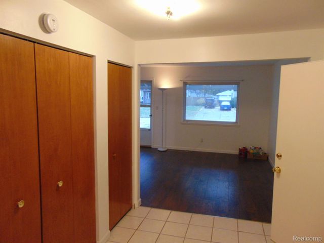 26436 COUZENS Avenue, Madison Heights, MI 48071