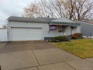 26436 COUZENS Avenue, Madison Heights, MI 48071