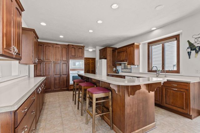 W7415 RIDGETOP DRIVE, Neenah, WI 54956