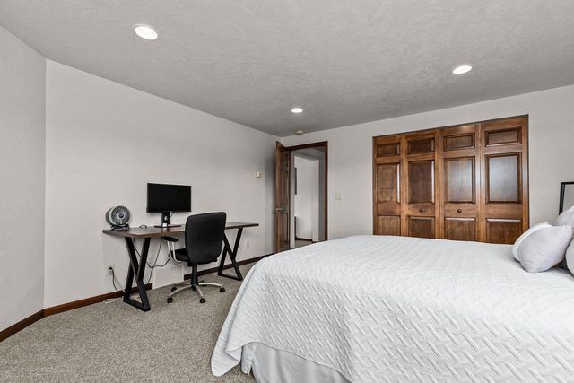 W7415 RIDGETOP DRIVE, Neenah, WI 54956
