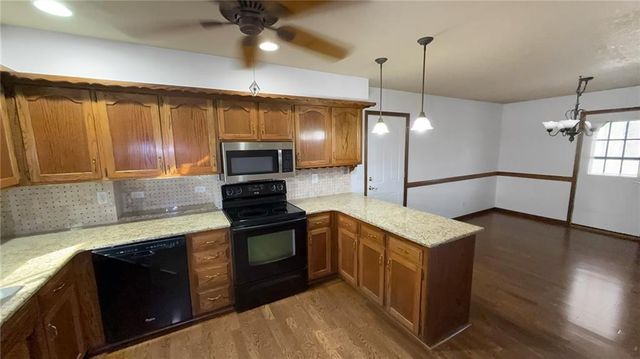 2622 Manor Terrace, Lawrence, KS 66046