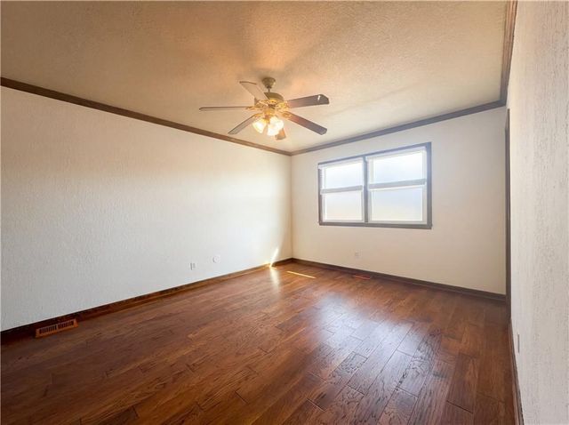 2622 Manor Terrace, Lawrence, KS 66046