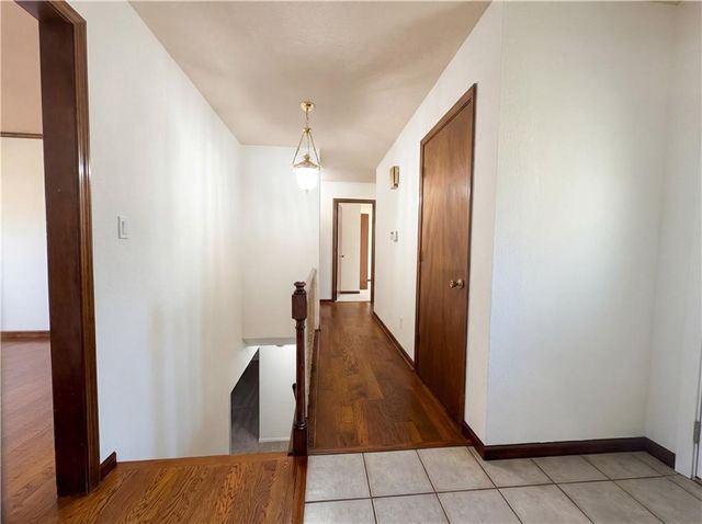 2622 Manor Terrace, Lawrence, KS 66046