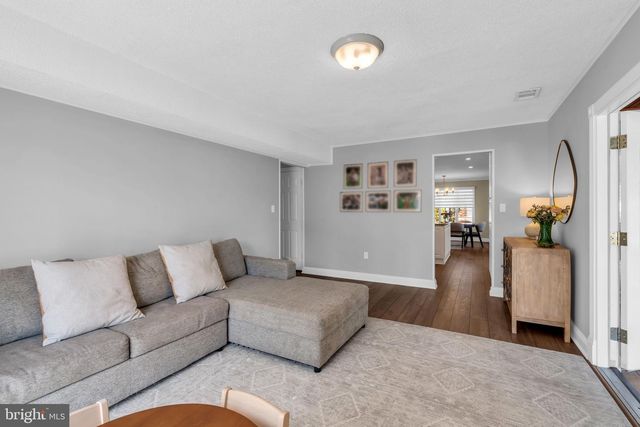 24 TAR HEELS RD, Hamilton, NJ 08619