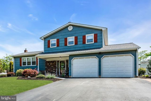 24 TAR HEELS RD, Hamilton, NJ 08619