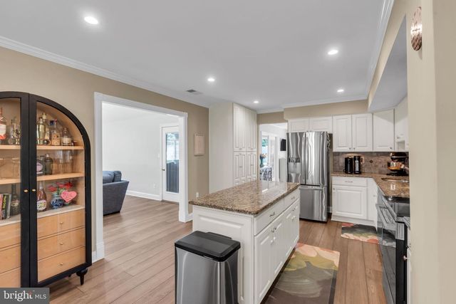 24 TAR HEELS RD, Hamilton, NJ 08619