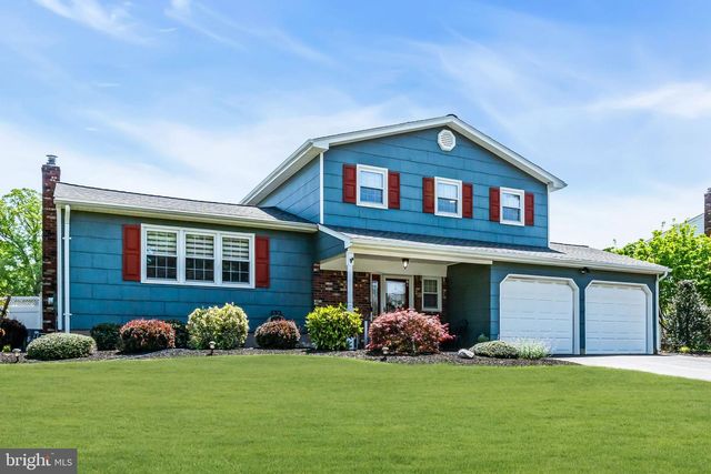 24 TAR HEELS RD, Hamilton, NJ 08619