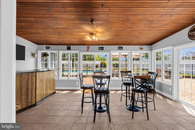 24 TAR HEELS RD, Hamilton, NJ 08619
