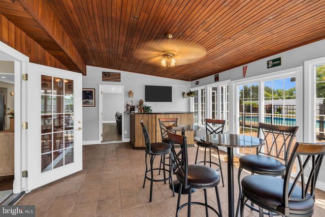 24 TAR HEELS RD, Hamilton, NJ 08619