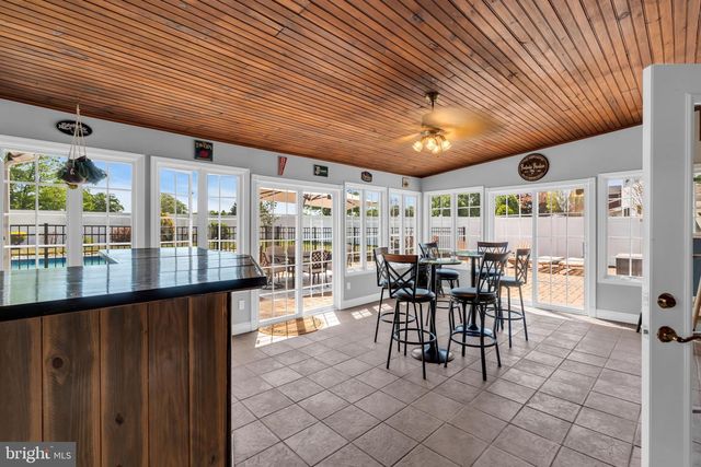24 TAR HEELS RD, Hamilton, NJ 08619