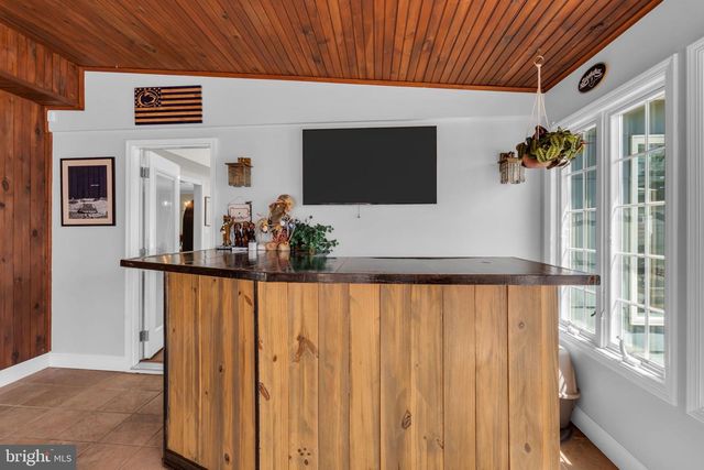 24 TAR HEELS RD, Hamilton, NJ 08619