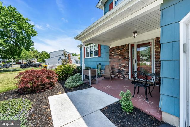 24 TAR HEELS RD, Hamilton, NJ 08619