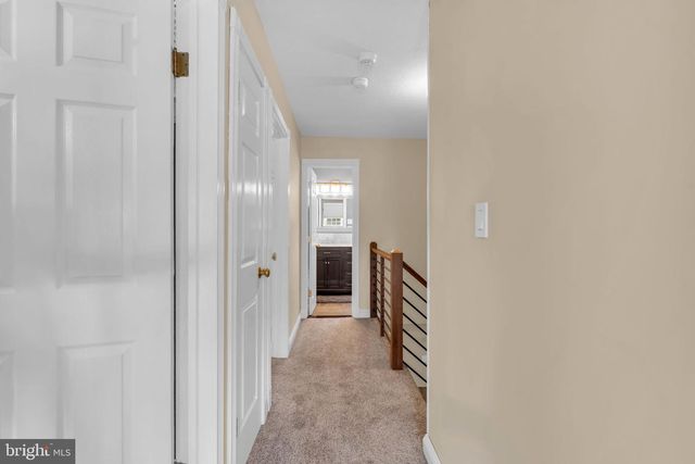 24 TAR HEELS RD, Hamilton, NJ 08619