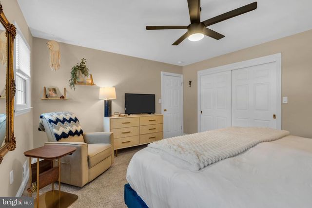 24 TAR HEELS RD, Hamilton, NJ 08619