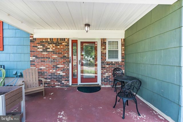 24 TAR HEELS RD, Hamilton, NJ 08619
