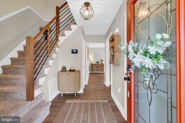 24 TAR HEELS RD, Hamilton, NJ 08619