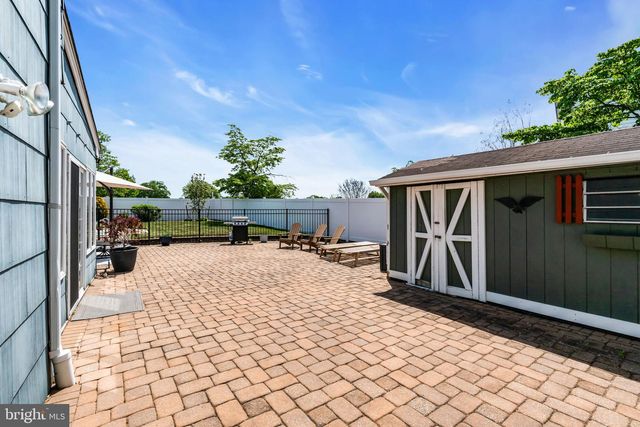24 TAR HEELS RD, Hamilton, NJ 08619
