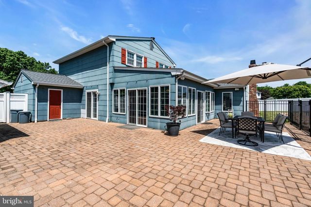 24 TAR HEELS RD, Hamilton, NJ 08619