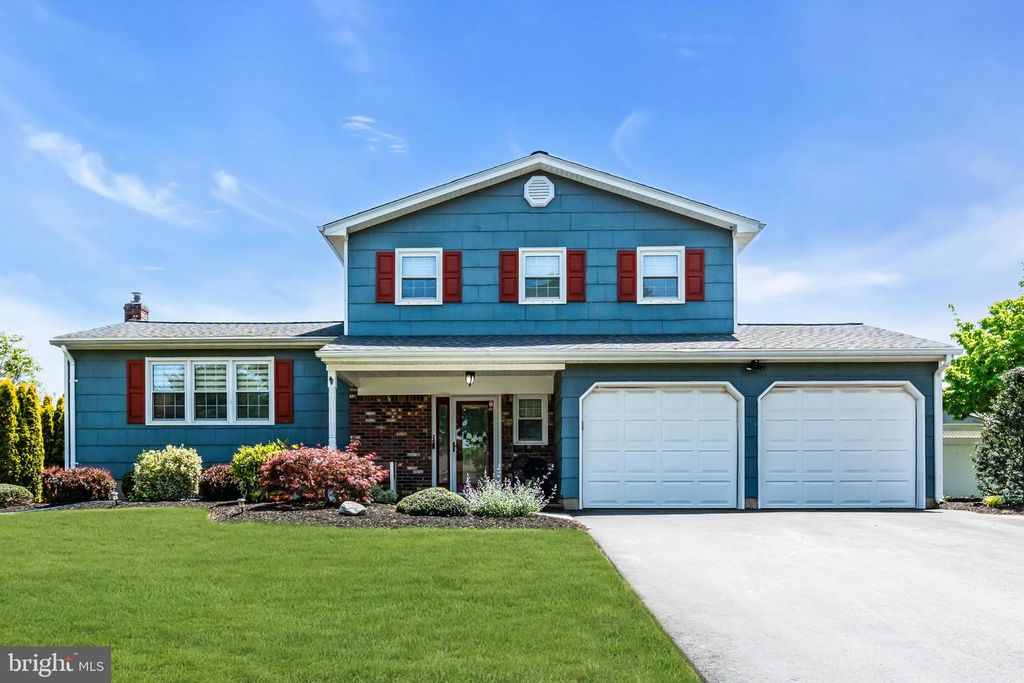 24 TAR HEELS RD, Hamilton, NJ 08619