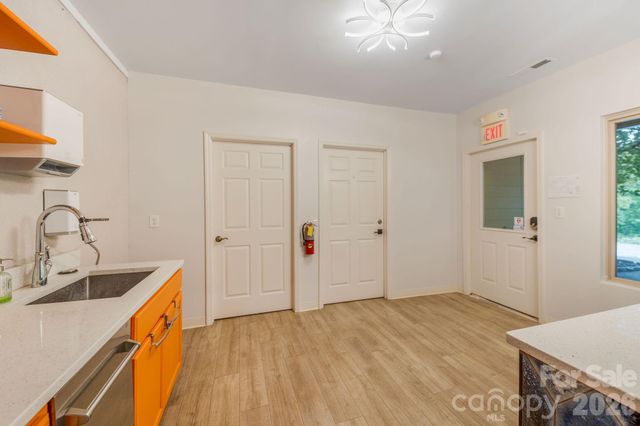 364 Weaverville Road, Asheville, NC 28804