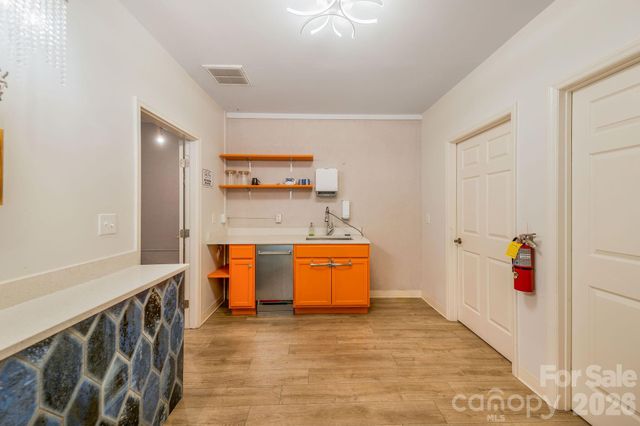 364 Weaverville Road, Asheville, NC 28804