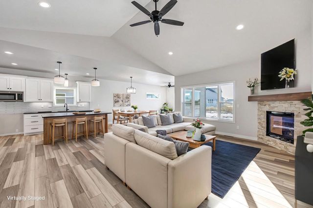 1270 AUTUMN FIELD LANE, De Pere, WI 54115