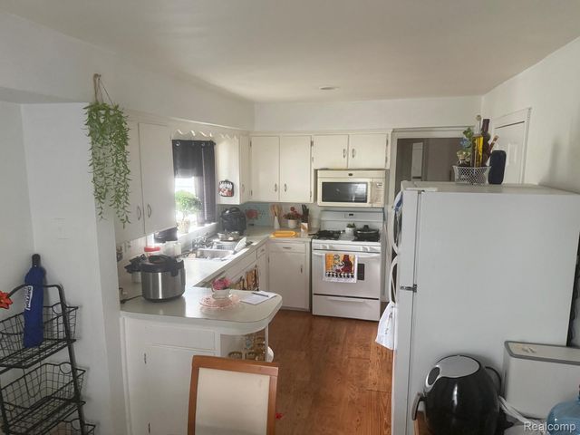 927 Alvord Avenue, Flint, MI 48507