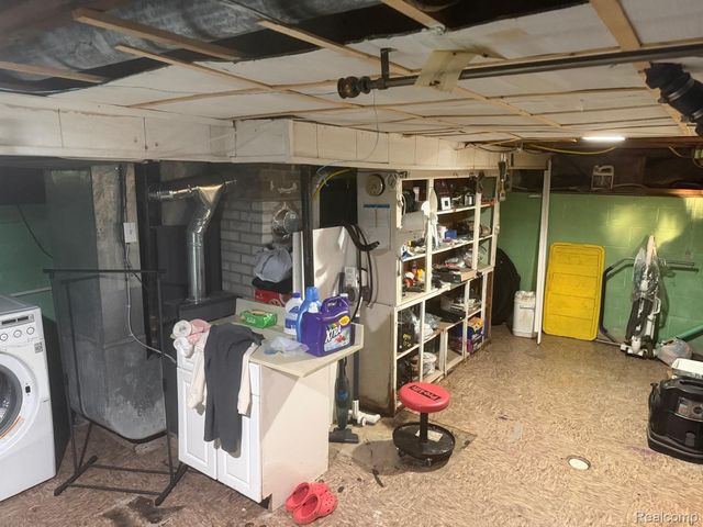 927 Alvord Avenue, Flint, MI 48507