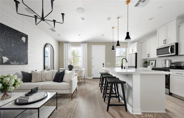 4245 East Honeybee Paseo, Ontario, CA 91761