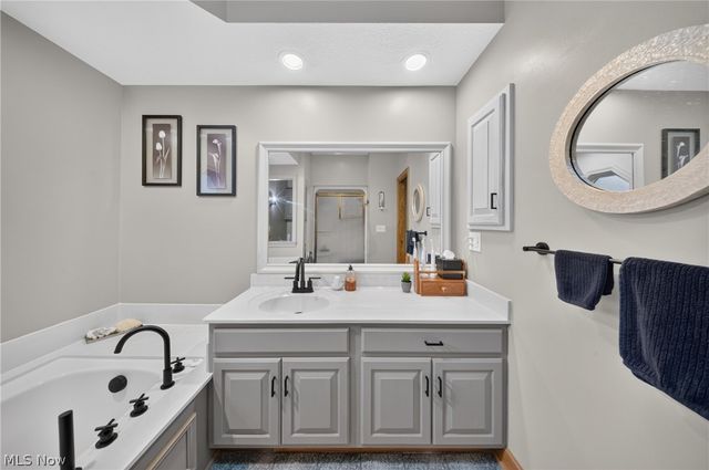 485 Vineyard Way, Doylestown, OH 44230
