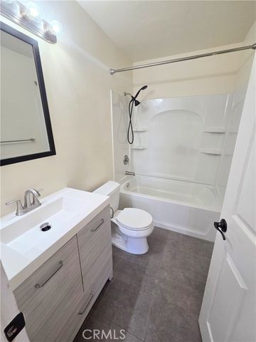 327 Chestnut, Long Beach, CA 90802