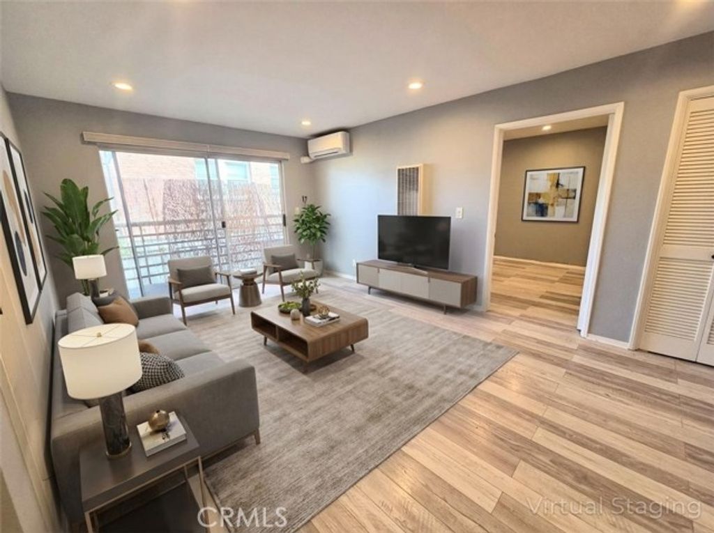 327 Chestnut, Long Beach, CA 90802