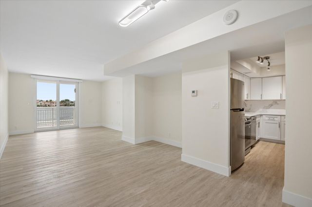 511 Bayshore Drive 206, Fort Lauderdale, FL 33304