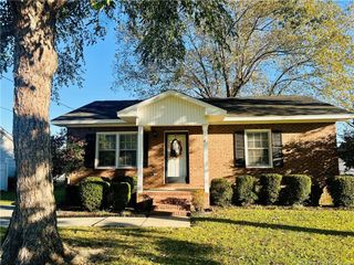 1303 E 9th Street, Lumberton, NC 28358