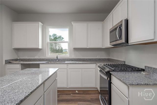 345 Crosstown Avenue, Richmond Hill, GA 31324